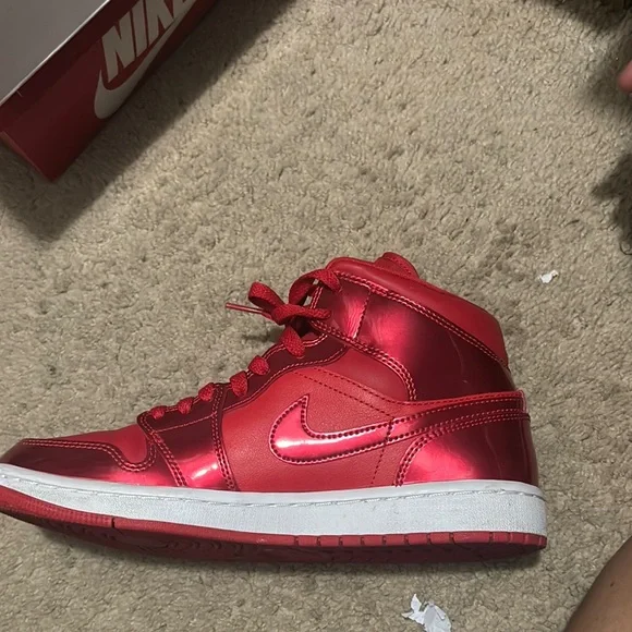 Jordan Red Sneakers High-Top Patent Leather - Picture 11 of 17